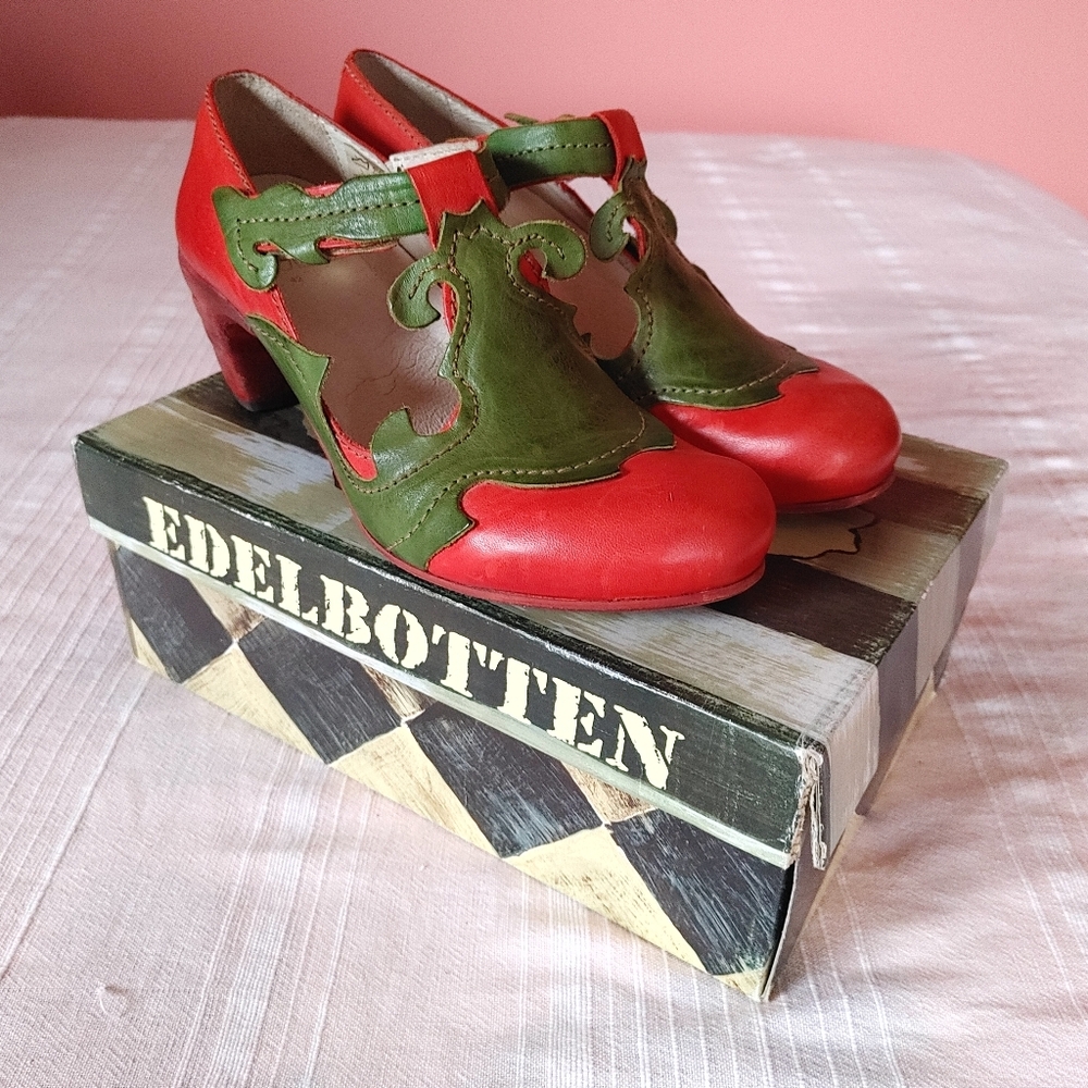 Rover Two-Tone Red and Green Leather Chunky Low Heel Mary Janes - Picture 2 of 6